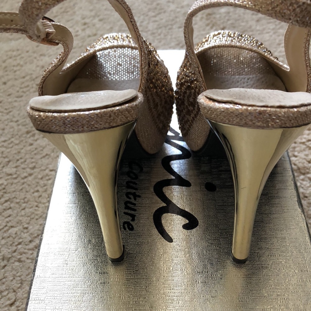 Heels - Picture 4 of 10